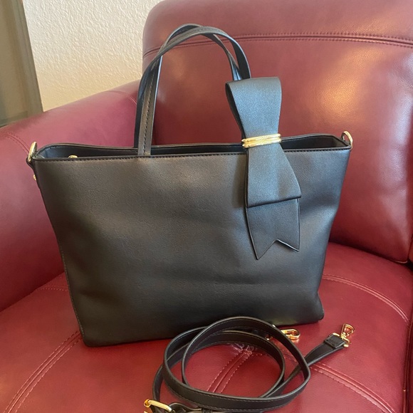 Like New! Betsey Johnson satchel - Picture 15 of 16